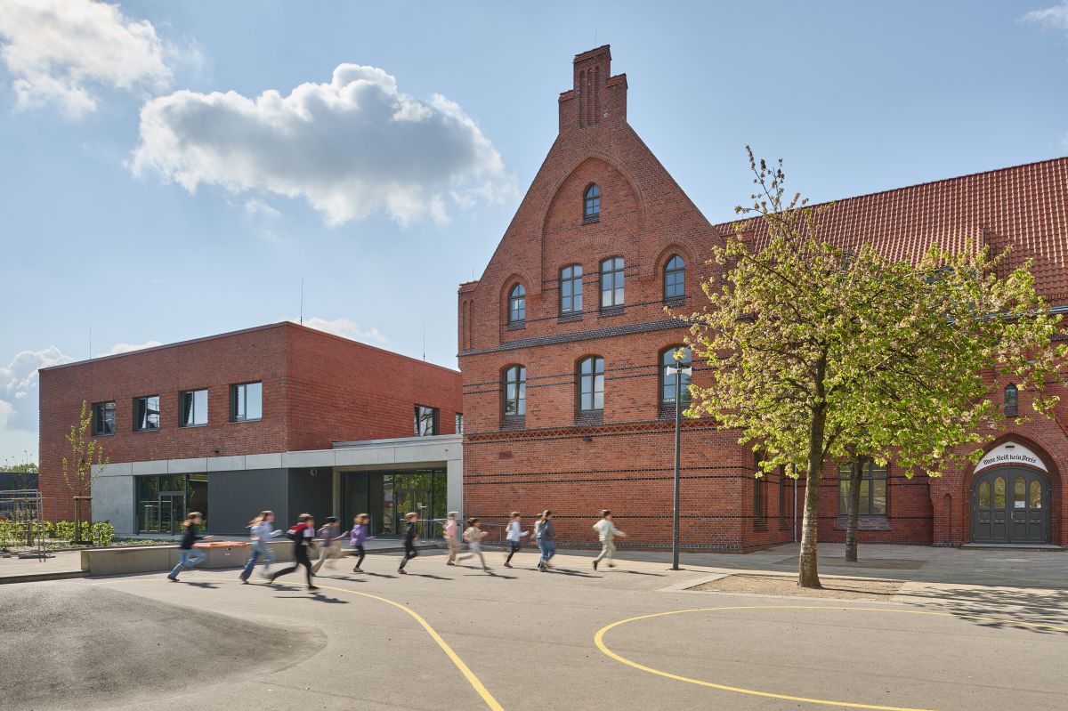 Außenansicht Erweiterung Hermann-Löns-Grundschule, Langenhagen